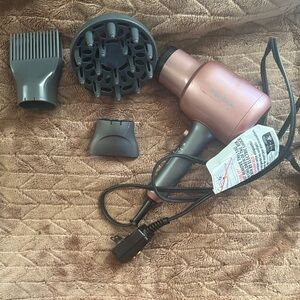 Rose Gold Hair Dryer with Attachments